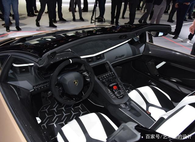 {六合彩}(兰博基尼大牛内饰图片) {六合彩}(兰博基尼大牛内饰图片)